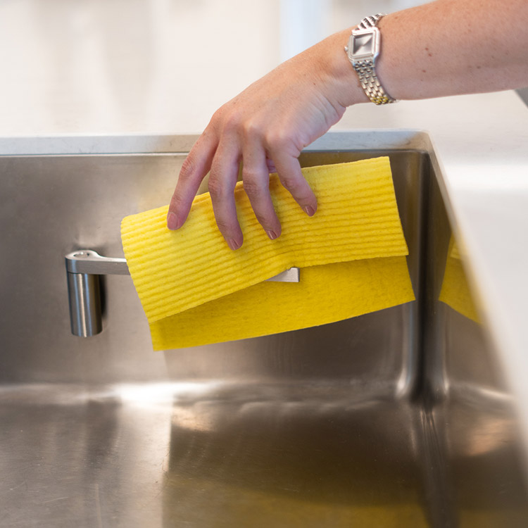 Happy Sinks - Sink brush holder