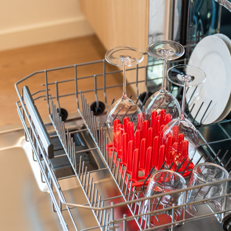 Wine glasses store bottom rack dishwasher