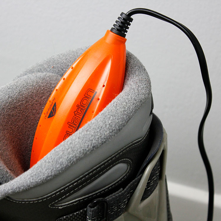 Shoe Dryer - A portable shoe dryer with hot air and UV light | SmartaSaker