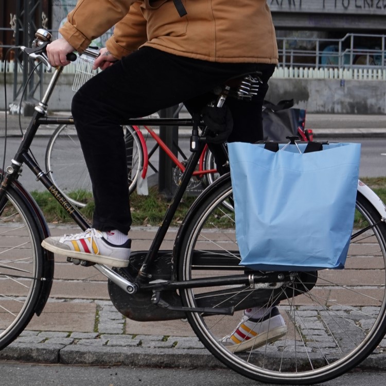 Foldable tote bag