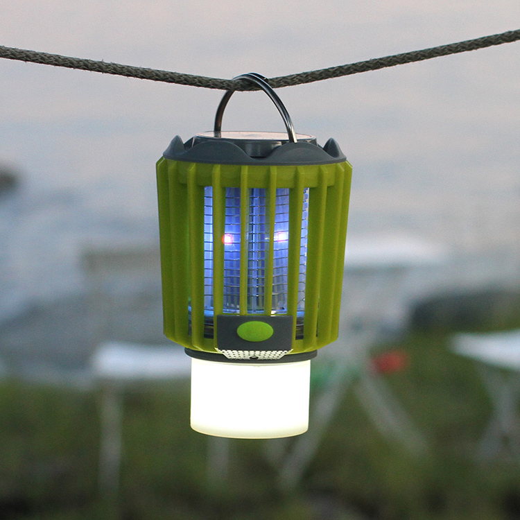 Mosquito trap with camping lamp