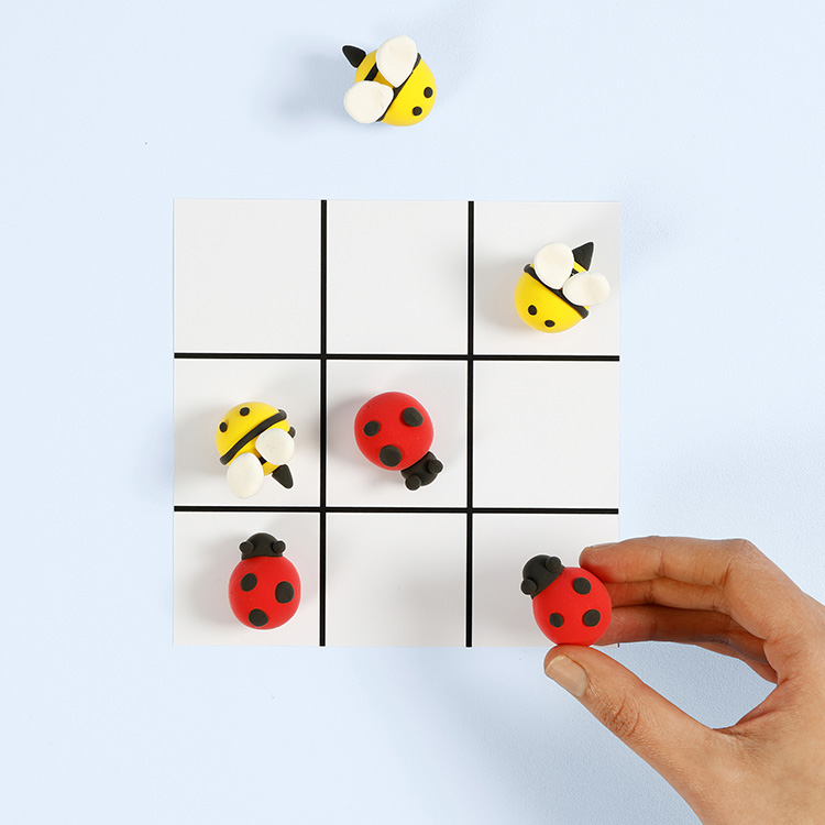 Puzzle set for children, Noughts and Crosses