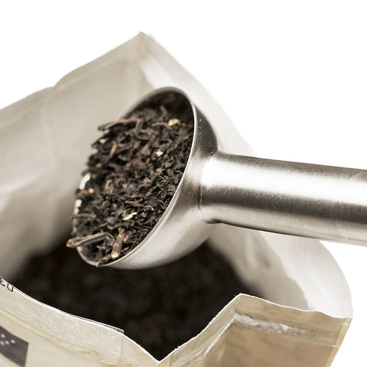 Tea Stainer with Scoop - A tea strainer and measuring scoop | SmartaSaker