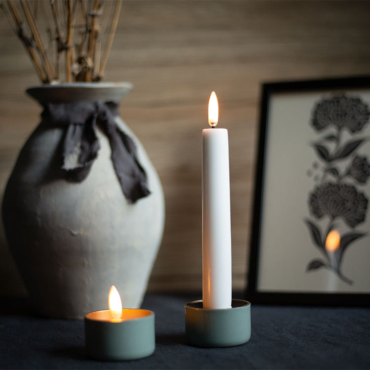 Adapter tealight into candlestick