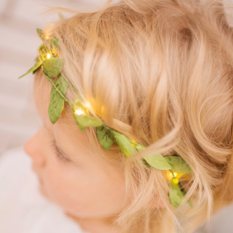 Small battery-powered string lights with tiny leaves