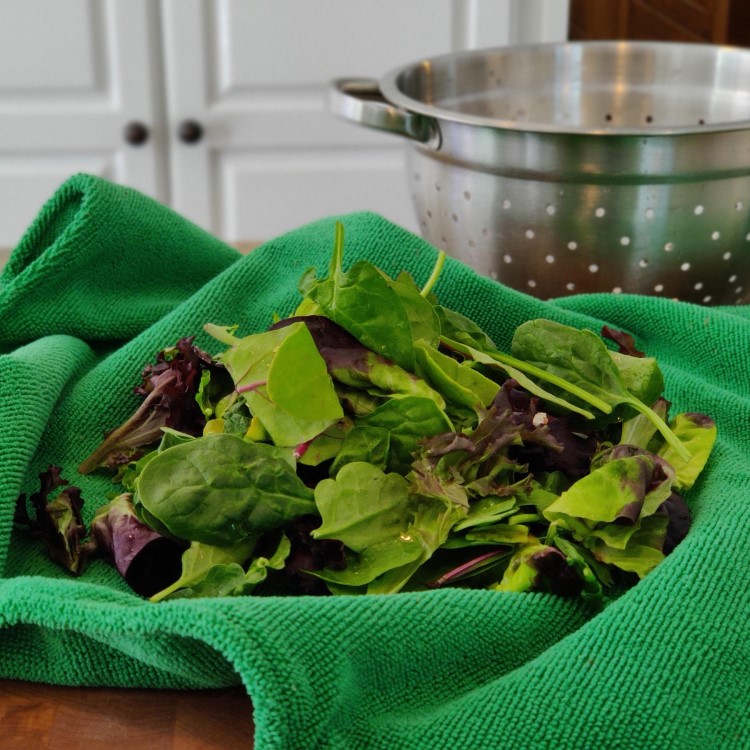 Salad sling in microfiber