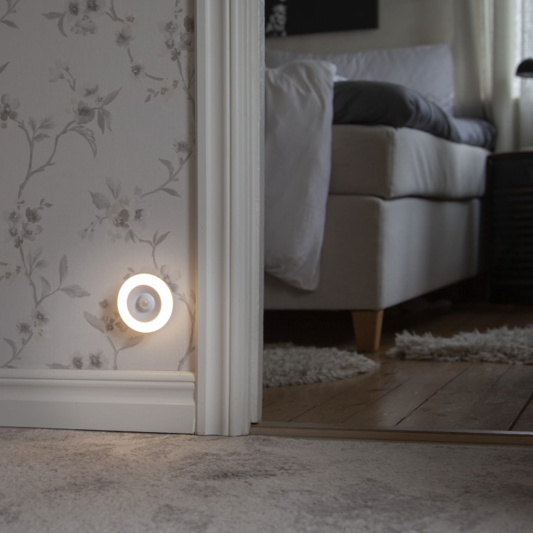 Battery-powered night light