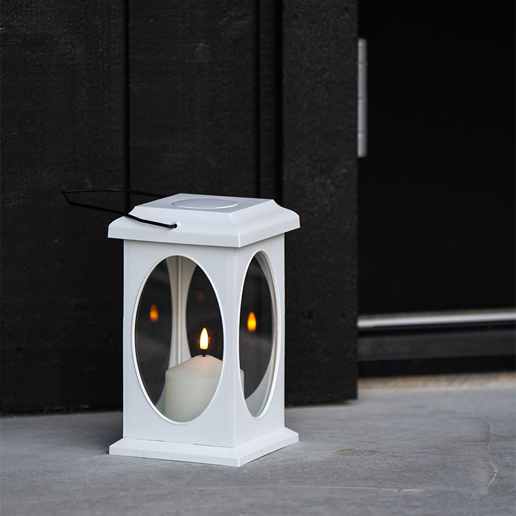 Battery-powered indoor lantern with timer