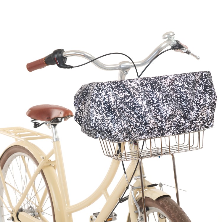 Rain cover with a reflective pattern