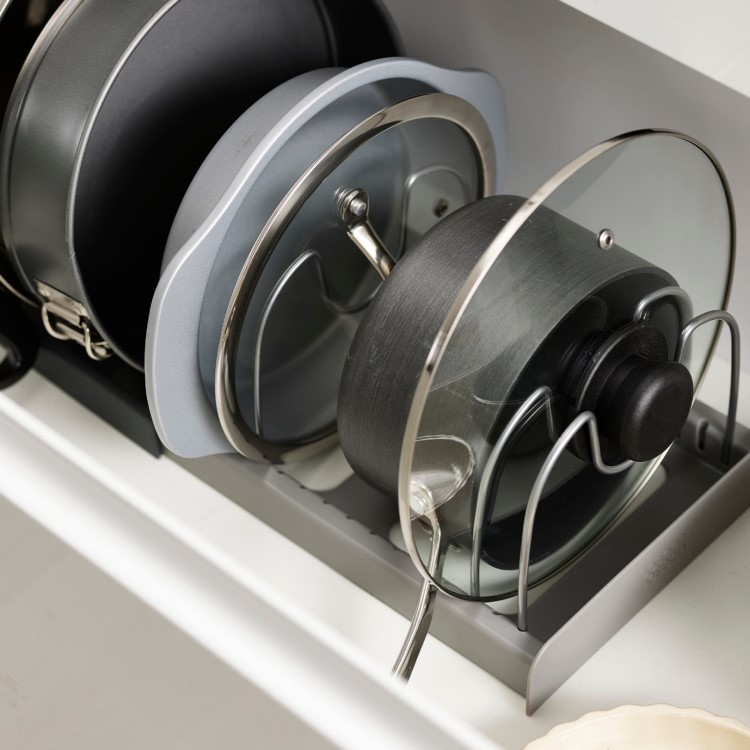 Adjustable cookware organizer