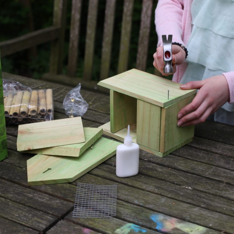 Make your own insect hotel