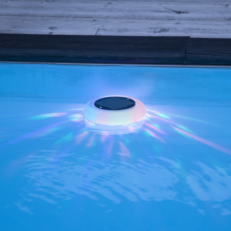 Solar-powered pool lamp