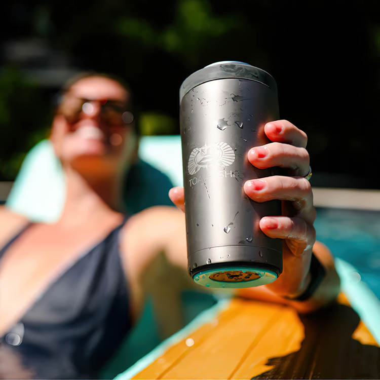 Spill-proof can cooler