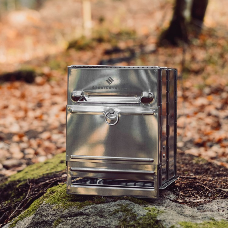 Wood-fired outdoor kitchen