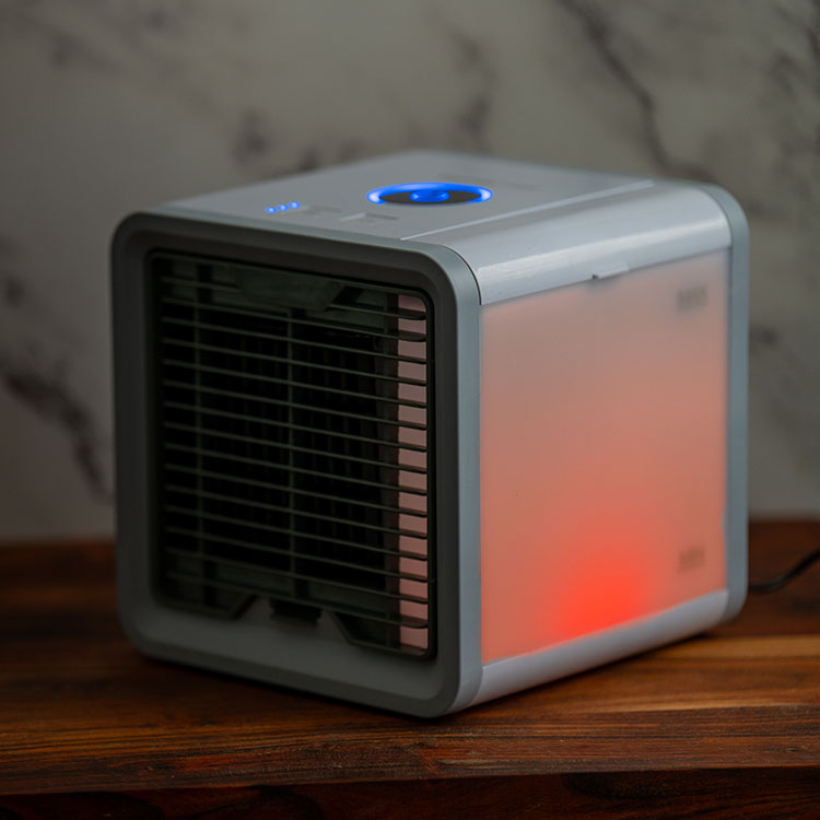 Table fan with cooling effect