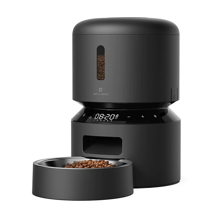 Automatic pet food dispenser