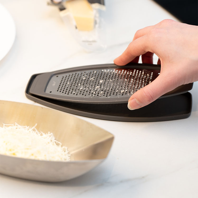 Parmesan trivet in stainless steel 