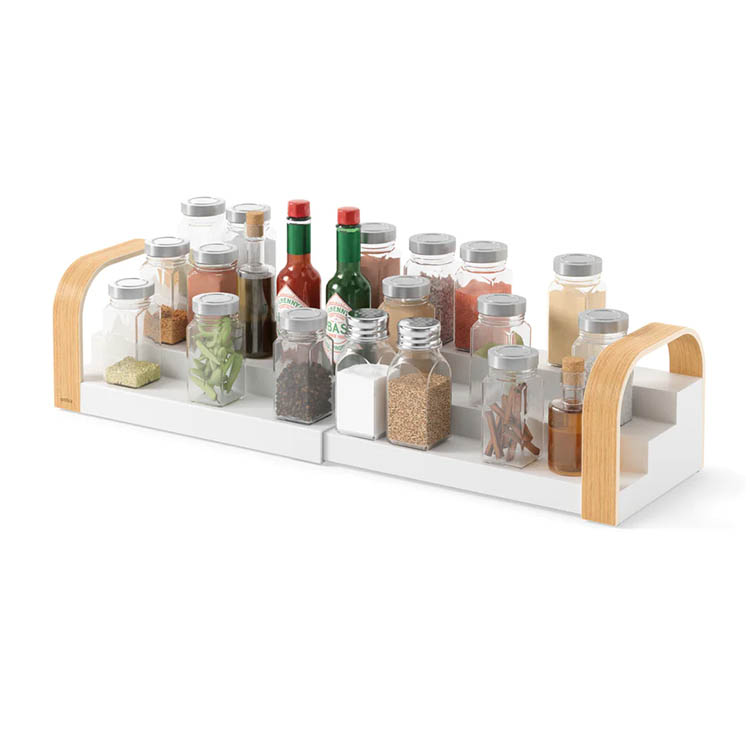 Adjustable spice rack