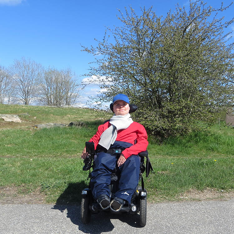 Rain trousers for wheelchair users