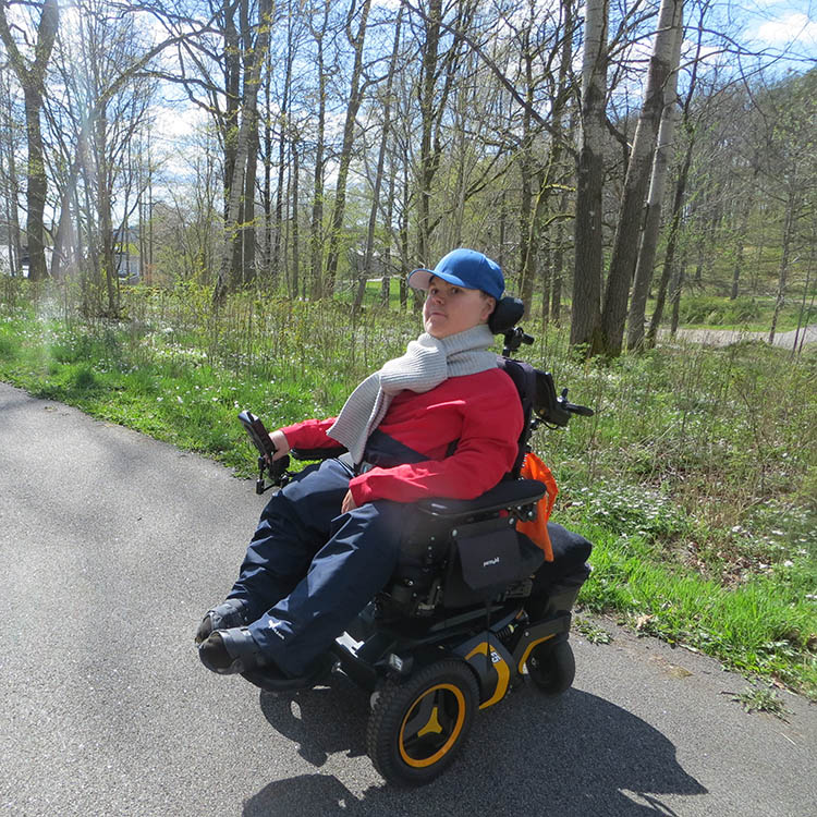 Rain trousers for wheelchair users