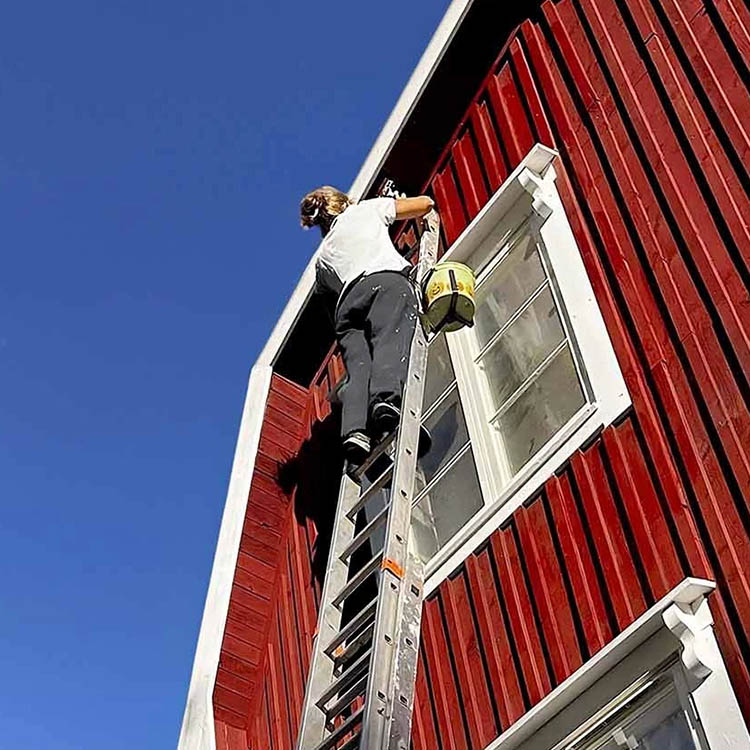 Paint can holder for ladder