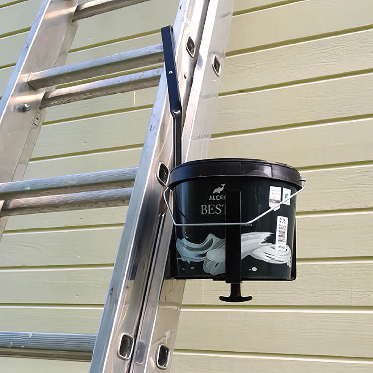 Paint can holder for ladder