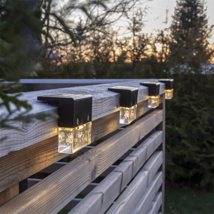 Solar powered edge lighting 4-pack