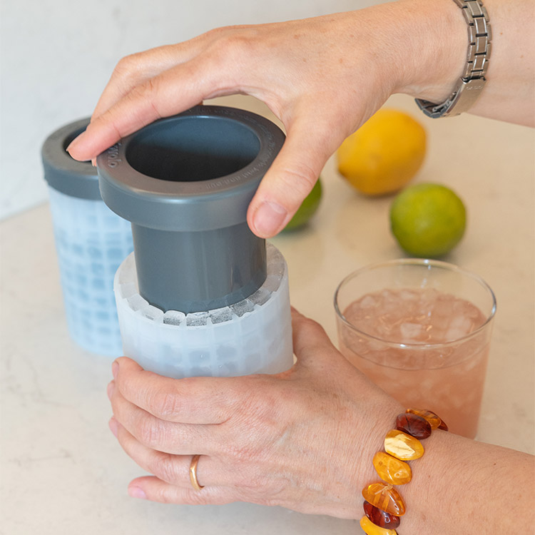 Round ice mould for small ice cubes 2-pack