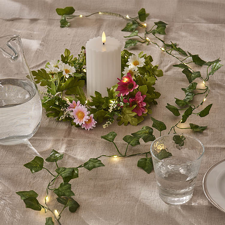 Battery operated light string with ivy