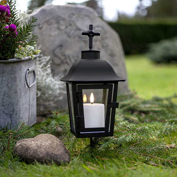 Small block light with twilight sensor