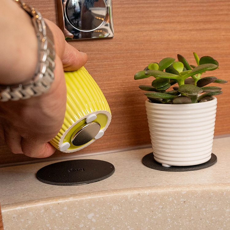 Magnetic bracket for things Silwy, 4-pack