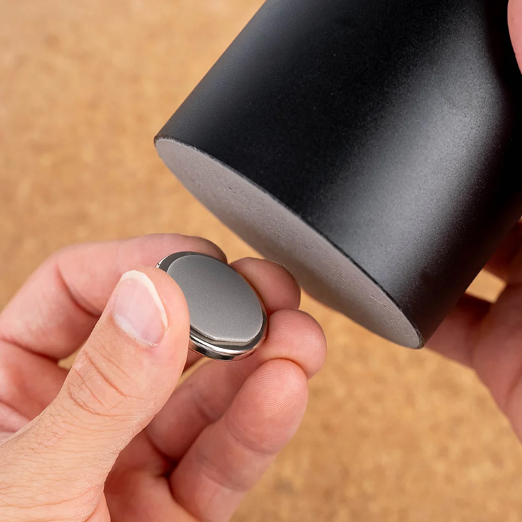 Magnetic bracket for things Silwy, 4-pack